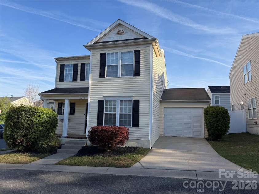 6014 Fiddleleaf Court, Charlotte, NC 28215.  MLS# CAR4365348, YatesRealty ID 13383. 