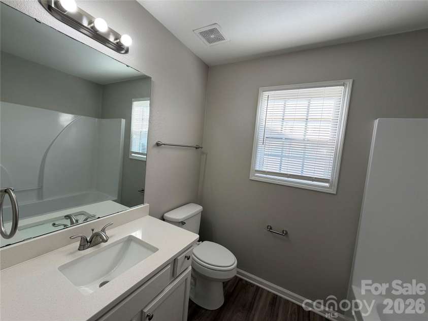 6014 Fiddleleaf Court, Charlotte, NC 28215.  MLS# CAR4365348, YatesRealty ID 13383. 
