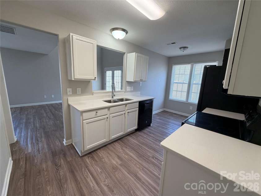6014 Fiddleleaf Court, Charlotte, NC 28215.  MLS# CAR4365348, YatesRealty ID 13383. 