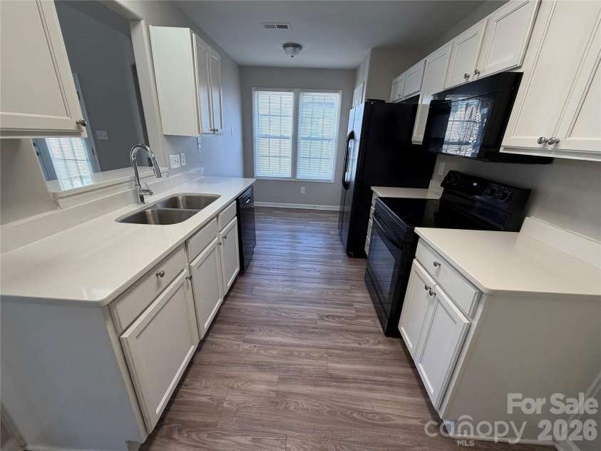 6014 Fiddleleaf Court, Charlotte, NC 28215.  MLS# CAR4365348, YatesRealty ID 13383. 