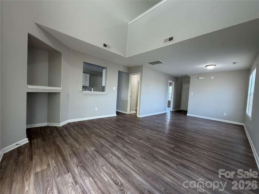 6014 Fiddleleaf Court, Charlotte, NC 28215.  MLS# CAR4365348, YatesRealty ID 13383. 