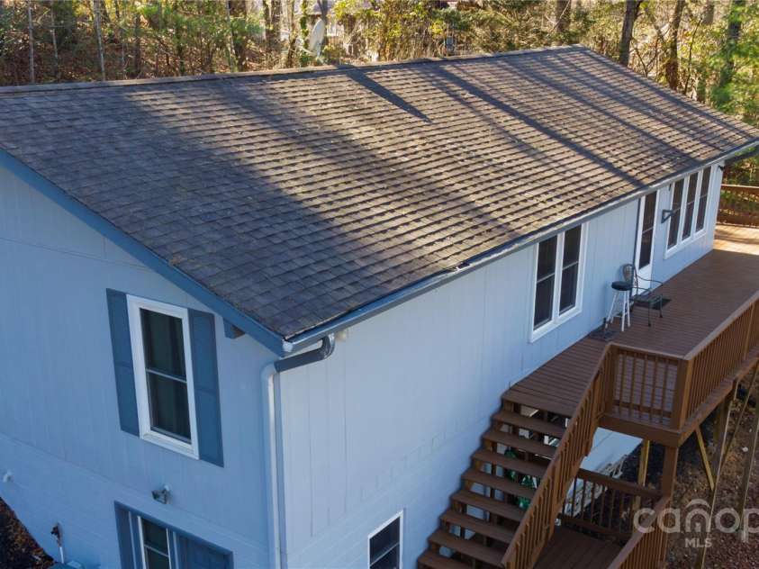 202 Otto Heights Road, Franklin, NC 28734.  MLS# CAR4255969, YatesRealty ID 13384. 