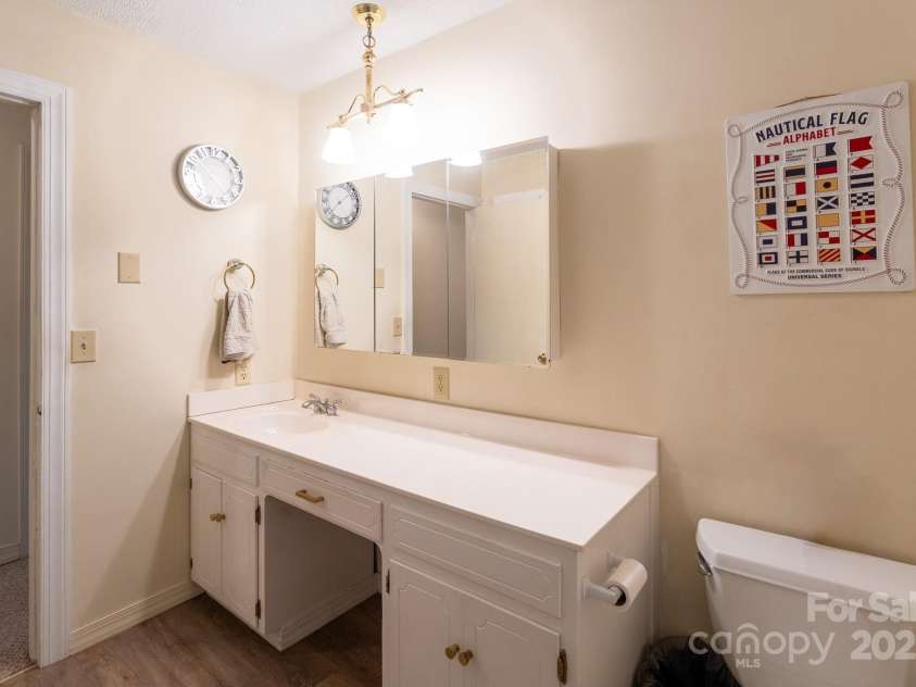 202 Otto Heights Road, Franklin, NC 28734.  MLS# CAR4255969, YatesRealty ID 13384. 