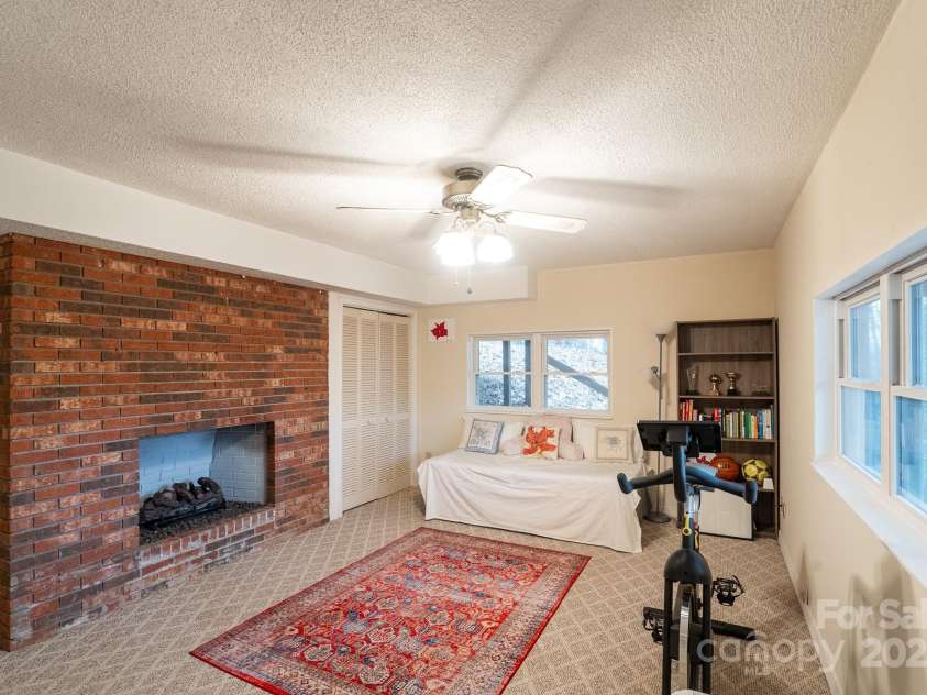 202 Otto Heights Road, Franklin, NC 28734.  MLS# CAR4255969, YatesRealty ID 13384. 