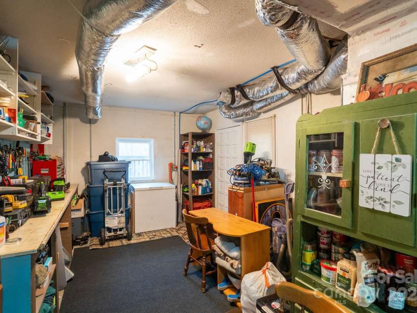 202 Otto Heights Road, Franklin, NC 28734.  MLS# CAR4255969, YatesRealty ID 13384. 