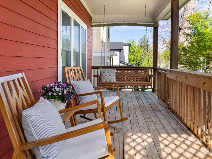 25 Lamar Avenue, Asheville, NC 28803.  MLS# CAR4369614, YatesRealty ID 13384. 