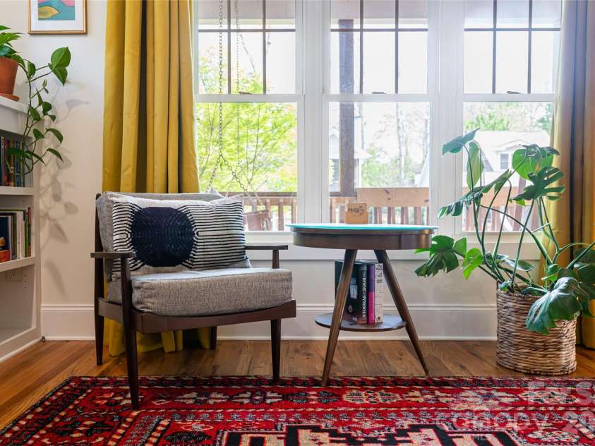 25 Lamar Avenue, Asheville, NC 28803.  MLS# CAR4369614, YatesRealty ID 13384. 