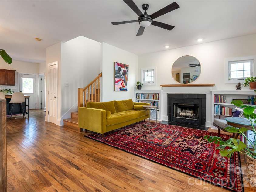25 Lamar Avenue, Asheville, NC 28803.  MLS# CAR4369614, YatesRealty ID 13384. 