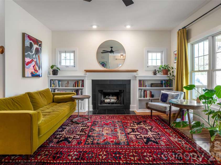 25 Lamar Avenue, Asheville, NC 28803.  MLS# CAR4369614, YatesRealty ID 13384. 