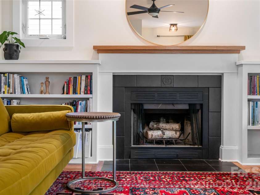 25 Lamar Avenue, Asheville, NC 28803.  MLS# CAR4369614, YatesRealty ID 13384. 