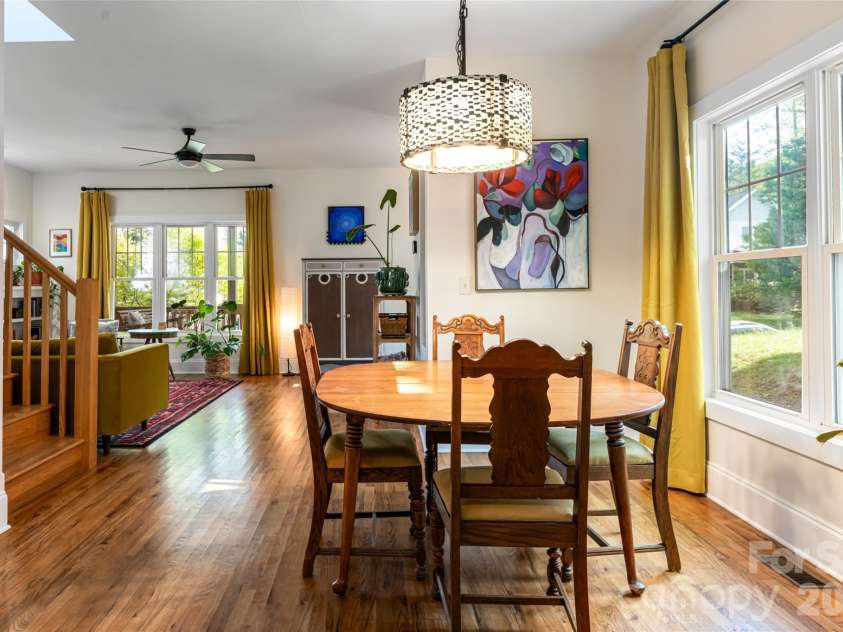 25 Lamar Avenue, Asheville, NC 28803.  MLS# CAR4369614, YatesRealty ID 13384. 