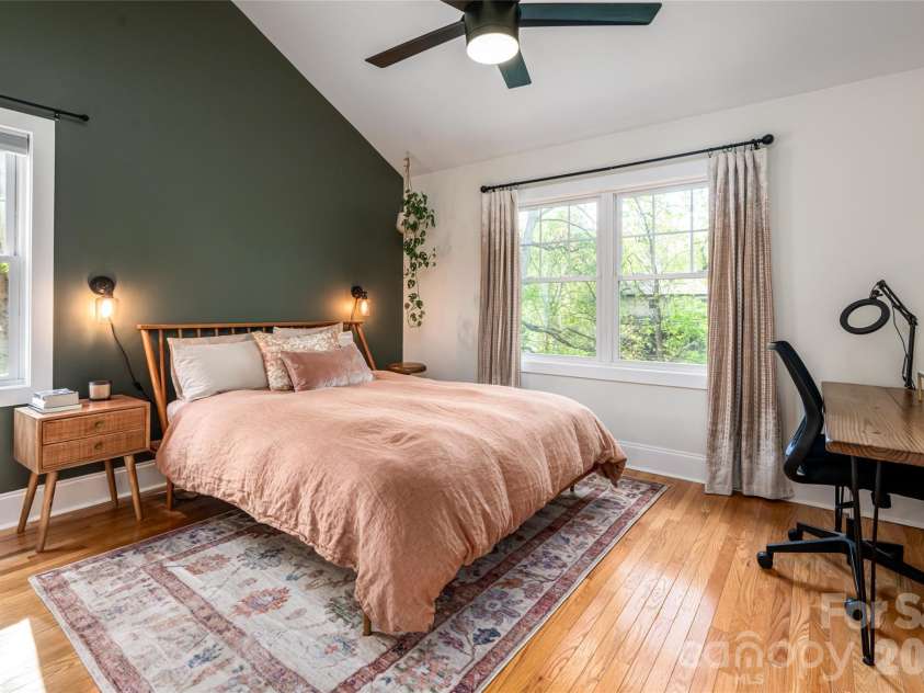 25 Lamar Avenue, Asheville, NC 28803.  MLS# CAR4369614, YatesRealty ID 13384. 
