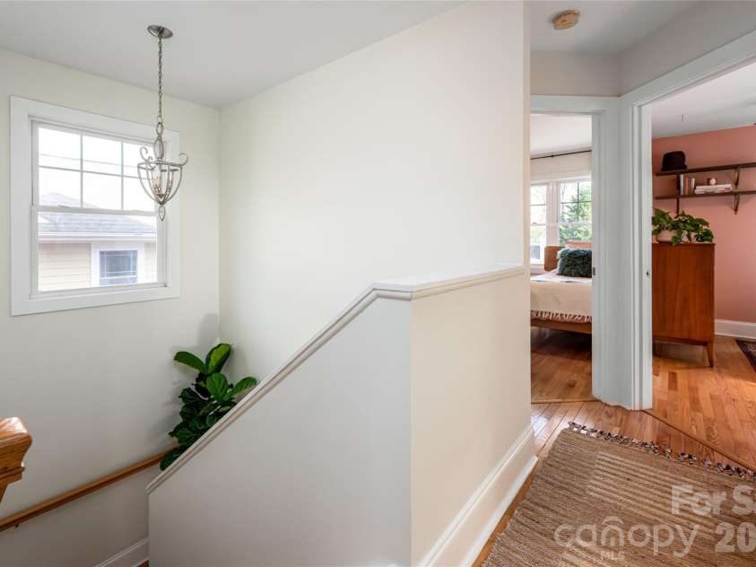 25 Lamar Avenue, Asheville, NC 28803.  MLS# CAR4369614, YatesRealty ID 13384. 