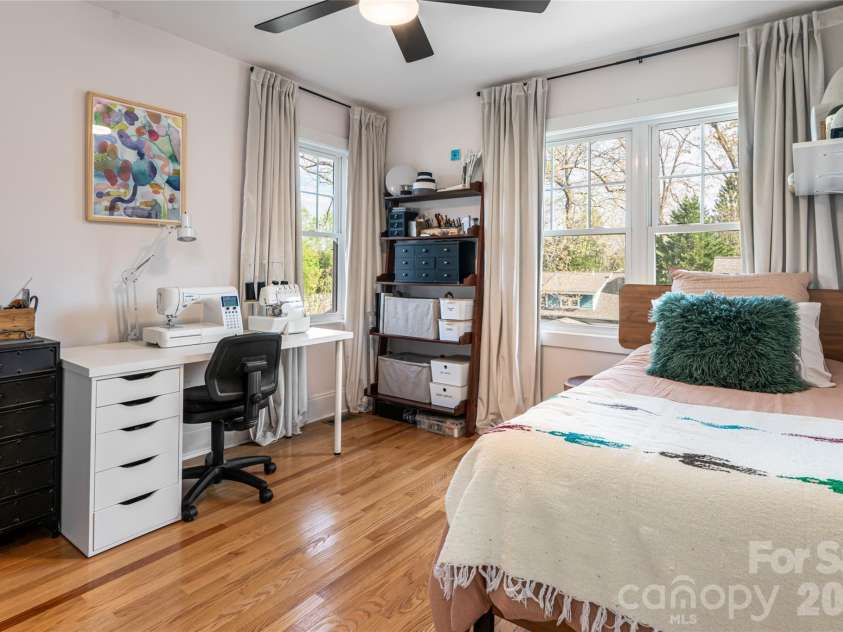 25 Lamar Avenue, Asheville, NC 28803.  MLS# CAR4369614, YatesRealty ID 13384. 