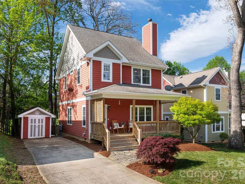 25 Lamar Avenue, Asheville, NC 28803.  MLS# CAR4369614, YatesRealty ID 13384. 