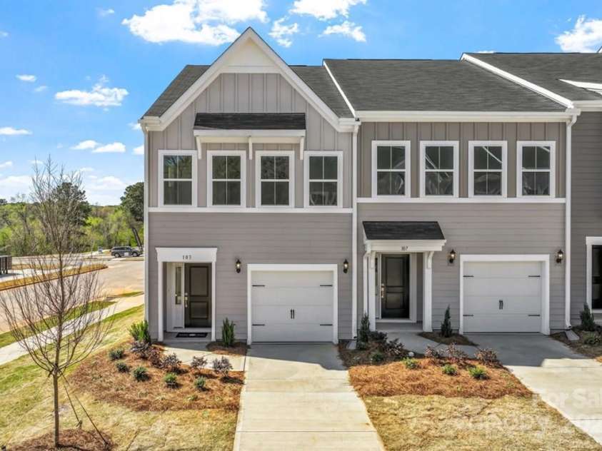 2712 Lehigh Road, Charlotte, NC 28208.  MLS# CAR4257313, YatesRealty ID 13385. 