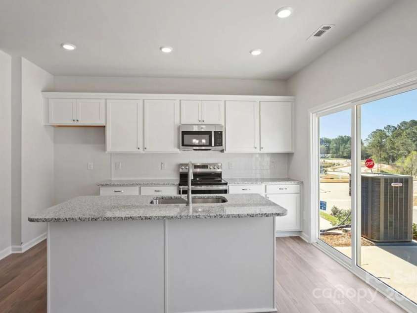 2720 Lehigh Road, Charlotte, NC 28208.  MLS# CAR4257322, YatesRealty ID 13386. 