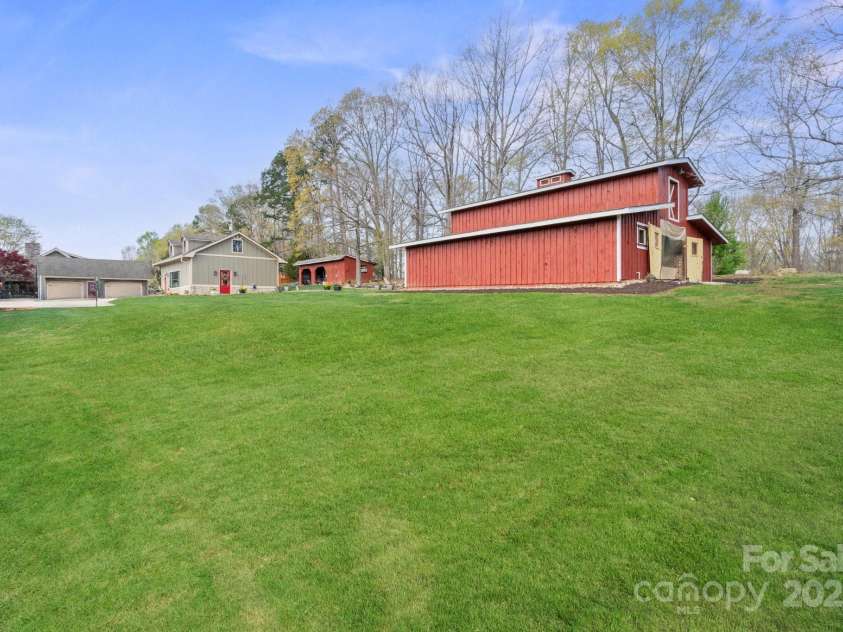 1620 London Road, Mooresville, NC 28115.  MLS# CAR4281112, YatesRealty ID 13387. 