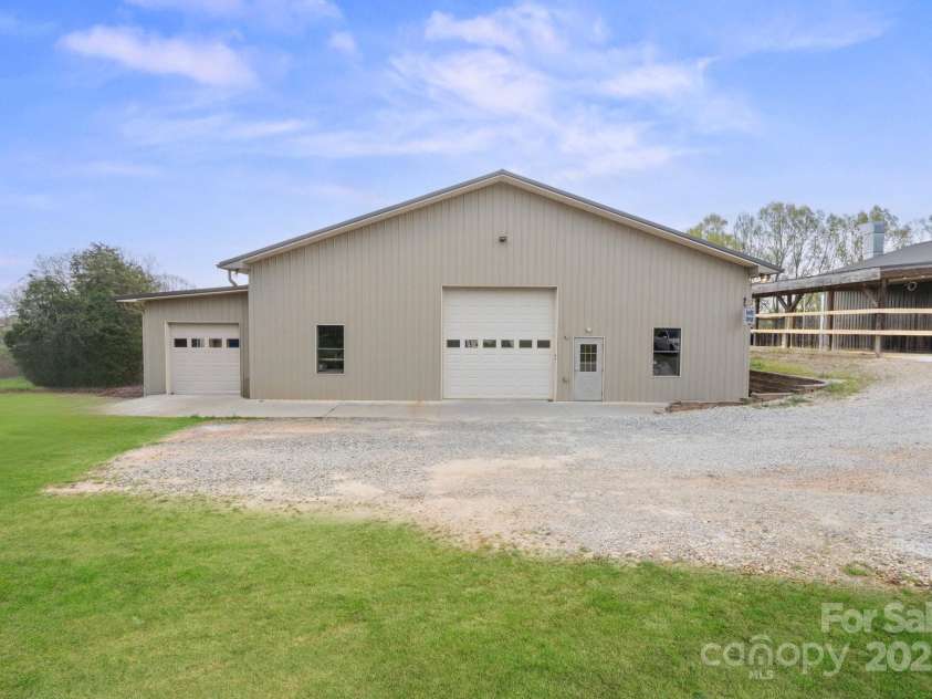 1620 London Road, Mooresville, NC 28115.  MLS# CAR4281112, YatesRealty ID 13387. 