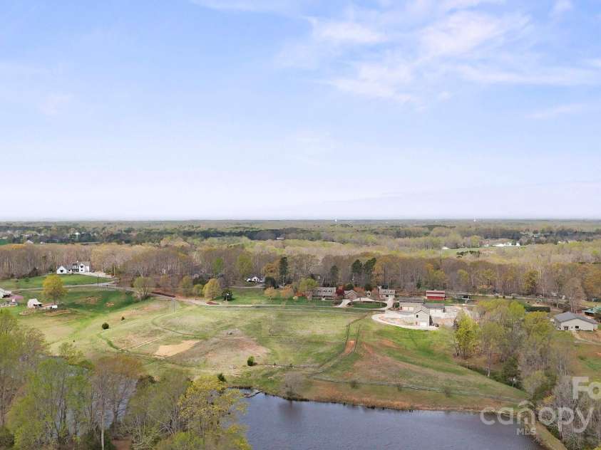 1620 London Road, Mooresville, NC 28115.  MLS# CAR4281112, YatesRealty ID 13387. 