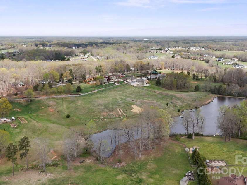 1620 London Road, Mooresville, NC 28115.  MLS# CAR4281112, YatesRealty ID 13387. 
