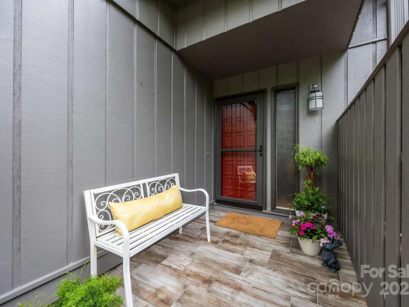 606 Crowfields Lane, Asheville, NC 28803.  MLS# CAR4251508, YatesRealty ID 13388. Welcome!