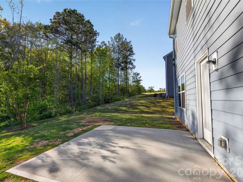 800 Scotch Meadows Loop, Monroe, NC 28110.  MLS# CAR4368373, YatesRealty ID 13388. 