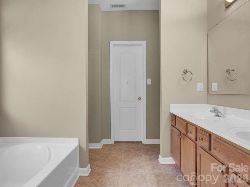 2029 Trace Creek Drive, Waxhaw, NC 28173.  MLS# CAR4354622, YatesRealty ID 13389. Primary Bathroom