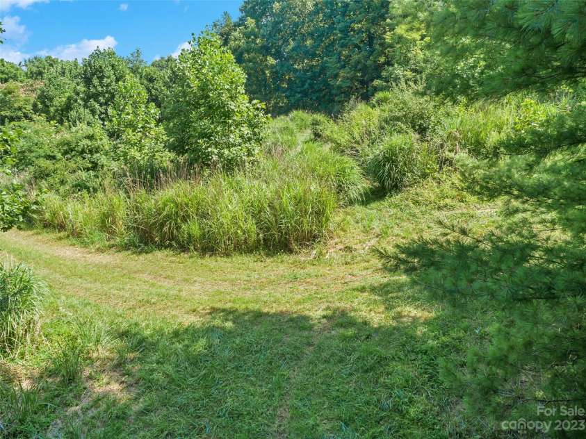 3 Pond Road Circle, Asheville, NC 28806.  MLS# CAR4056323, YatesRealty ID 13389. 