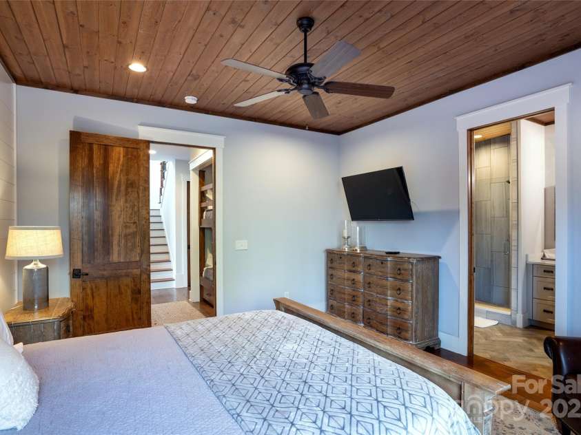 2349 Cornwallis Trail, Nebo, NC 28761.  MLS# CAR4201741, YatesRealty ID 1339. Main Level Bedroom