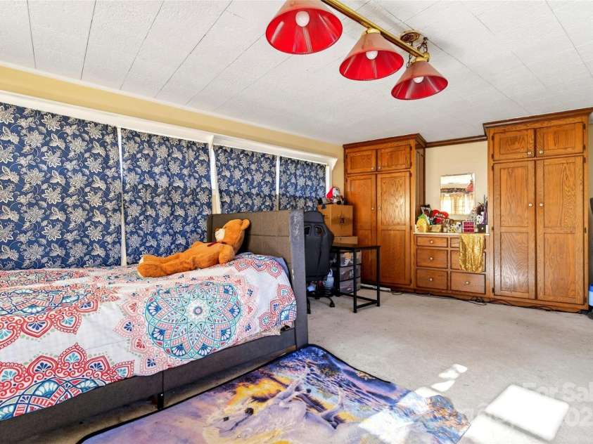 60 Greenwood Drive, Marion, NC 28752.  MLS# CAR4328988, YatesRealty ID 1339. 