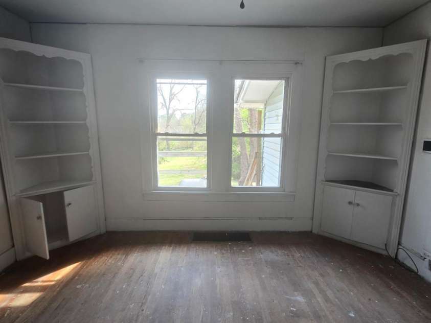 251 3rd Street, Rutherfordton, NC 28139.  MLS# CAR4362696, YatesRealty ID 13390. Dining area
