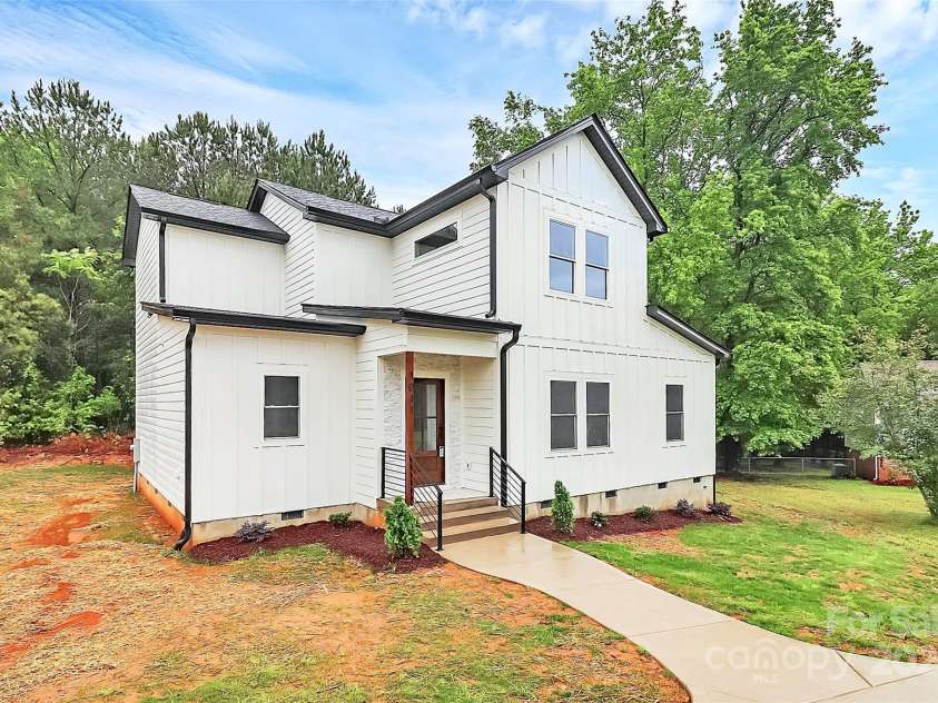 1011 Sandy Court, Gastonia, NC 28056.  MLS# CAR4270350, YatesRealty ID 13391. 
