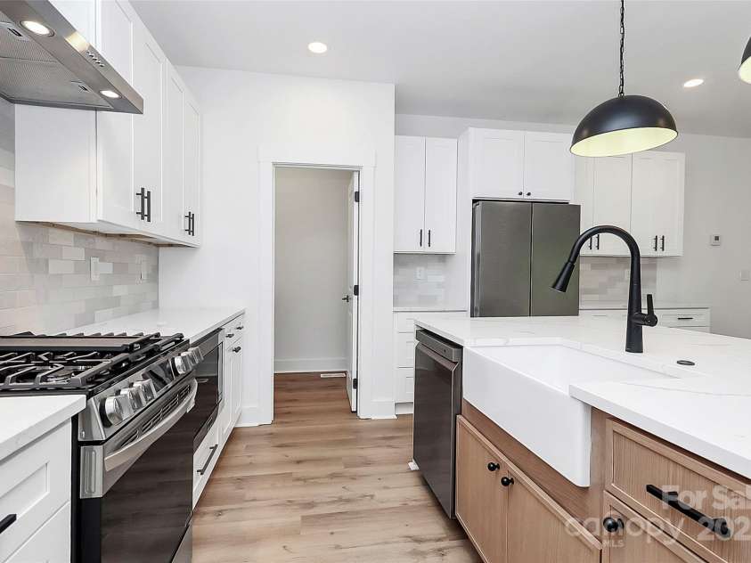 1011 Sandy Court, Gastonia, NC 28056.  MLS# CAR4270350, YatesRealty ID 13391. 