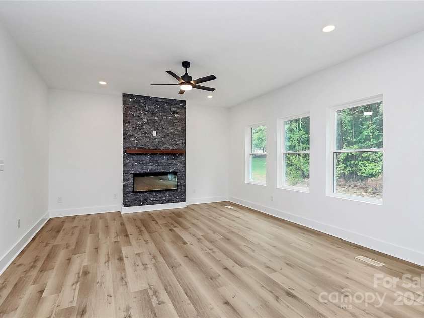 1011 Sandy Court, Gastonia, NC 28056.  MLS# CAR4270350, YatesRealty ID 13391. 