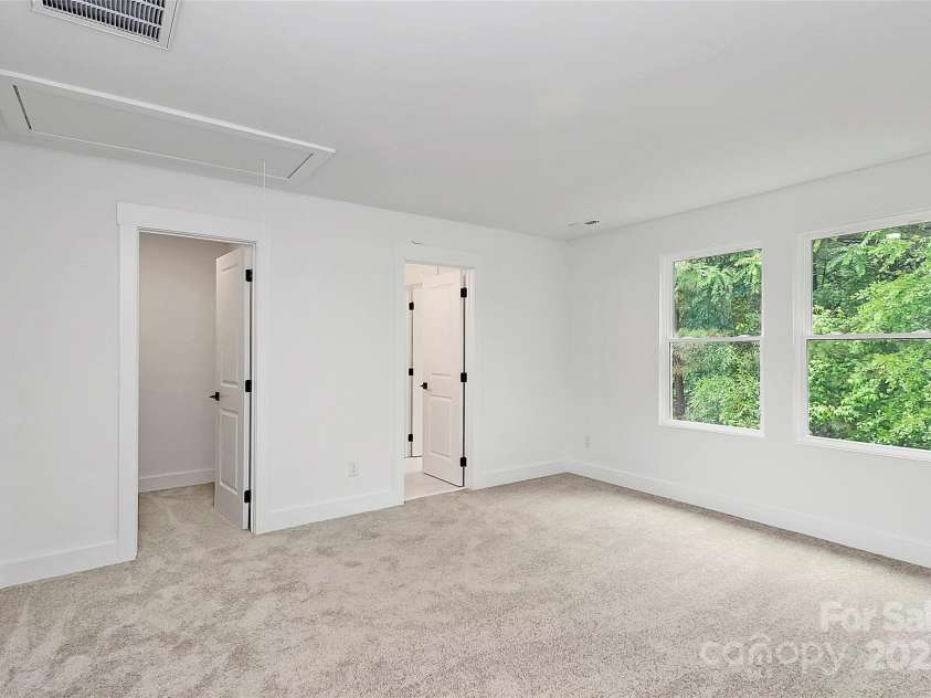 1011 Sandy Court, Gastonia, NC 28056.  MLS# CAR4270350, YatesRealty ID 13391. 