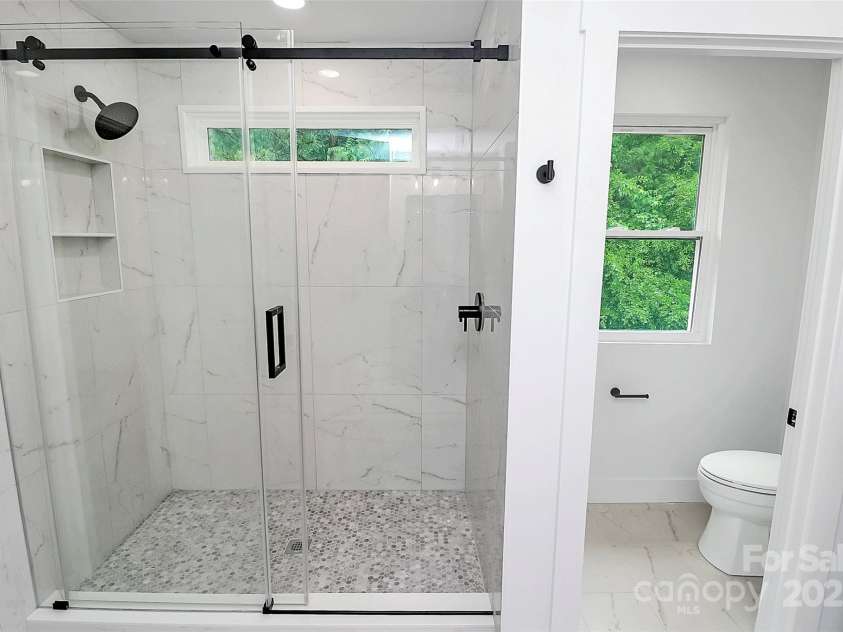 1011 Sandy Court, Gastonia, NC 28056.  MLS# CAR4270350, YatesRealty ID 13391. 