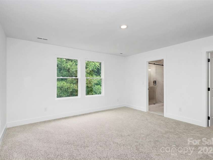 1011 Sandy Court, Gastonia, NC 28056.  MLS# CAR4270350, YatesRealty ID 13391. 