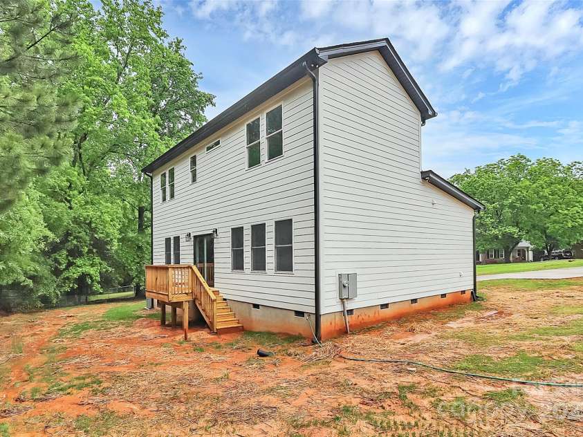 1011 Sandy Court, Gastonia, NC 28056.  MLS# CAR4270350, YatesRealty ID 13391. 