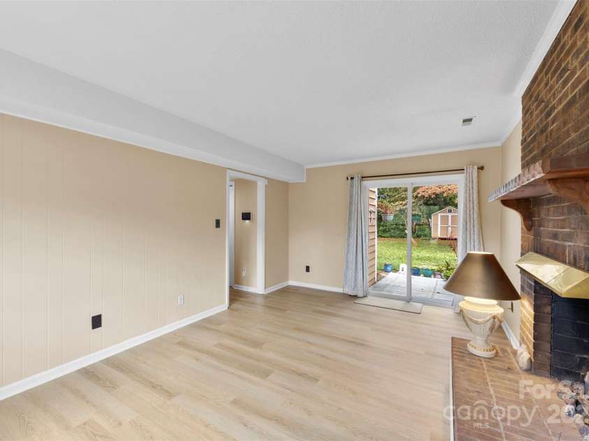 3710 Gardner Park Drive, Gastonia, NC 28054.  MLS# CAR4301597, YatesRealty ID 13391. 