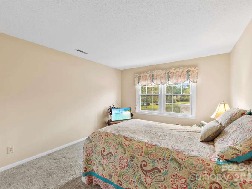 3710 Gardner Park Drive, Gastonia, NC 28054.  MLS# CAR4301597, YatesRealty ID 13391. 
