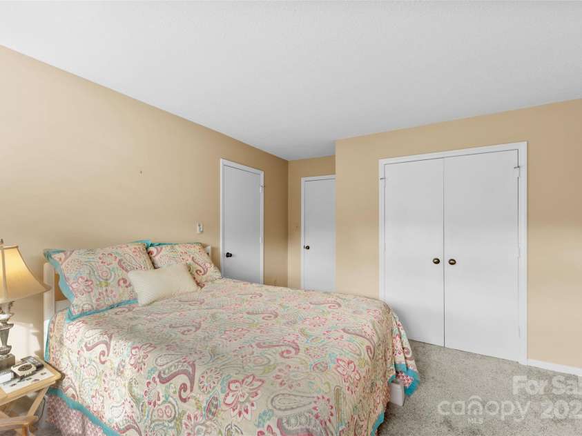 3710 Gardner Park Drive, Gastonia, NC 28054.  MLS# CAR4301597, YatesRealty ID 13391. 