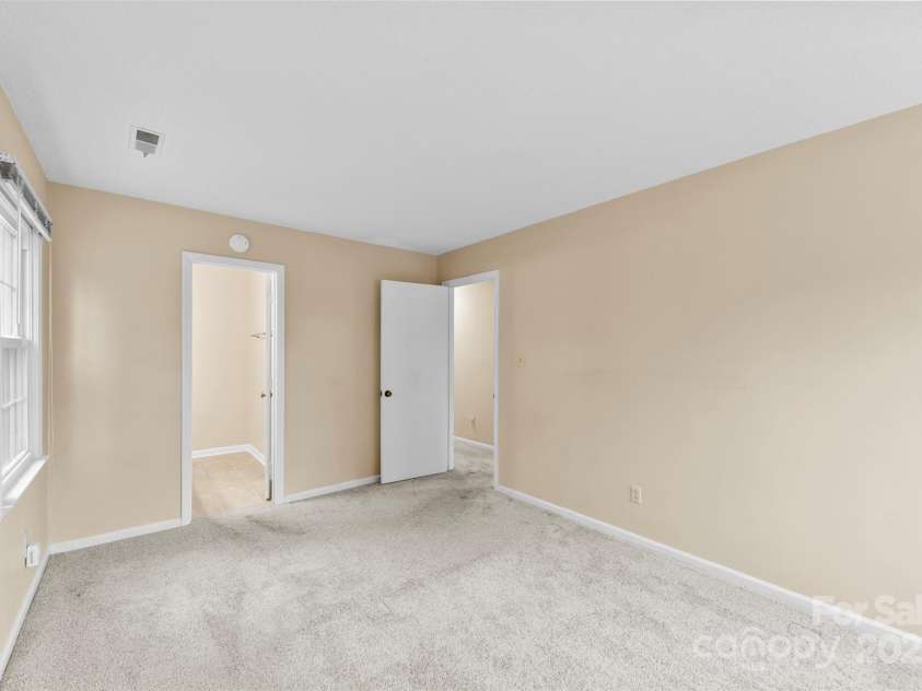 3710 Gardner Park Drive, Gastonia, NC 28054.  MLS# CAR4301597, YatesRealty ID 13391. 