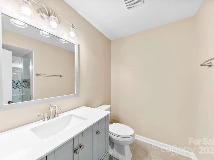 3710 Gardner Park Drive, Gastonia, NC 28054.  MLS# CAR4301597, YatesRealty ID 13391. 