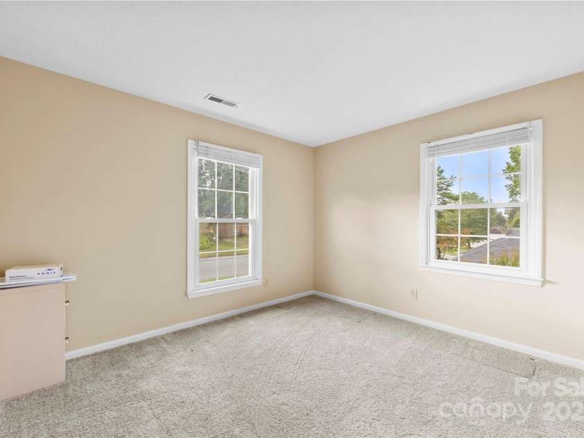 3710 Gardner Park Drive, Gastonia, NC 28054.  MLS# CAR4301597, YatesRealty ID 13391. 