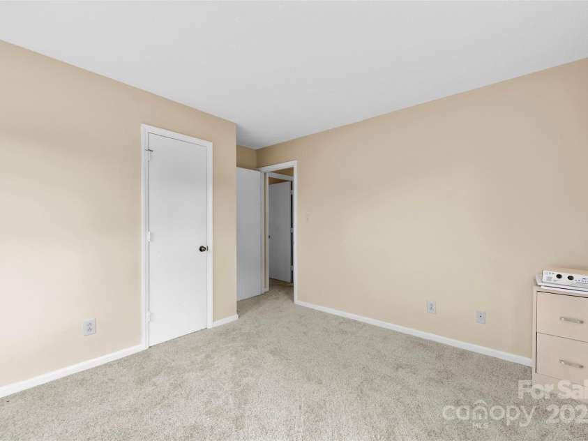3710 Gardner Park Drive, Gastonia, NC 28054.  MLS# CAR4301597, YatesRealty ID 13391. 