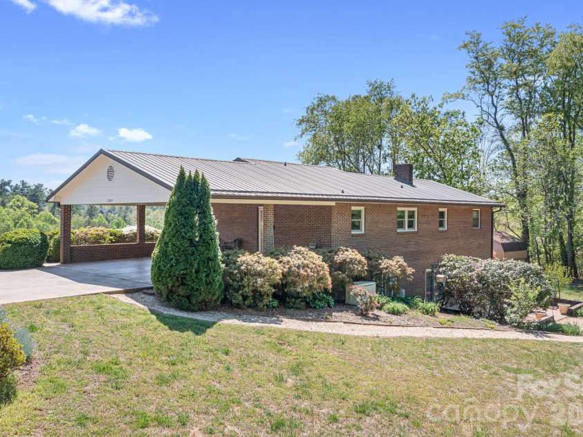 5343 Cannon Drive, Granite Falls, NC 28630.  MLS# CAR4366225, YatesRealty ID 13393. 
