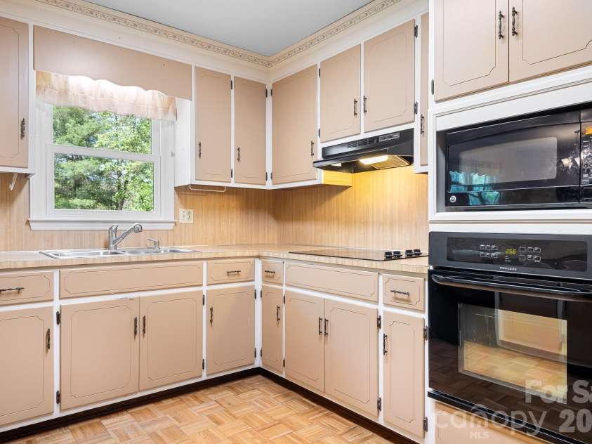 5343 Cannon Drive, Granite Falls, NC 28630.  MLS# CAR4366225, YatesRealty ID 13393. 