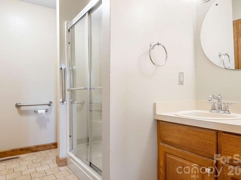 5343 Cannon Drive, Granite Falls, NC 28630.  MLS# CAR4366225, YatesRealty ID 13393. Primary bathroom