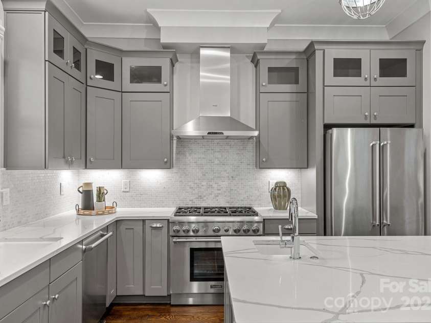 911 Naples Drive, Davidson, NC 28036.  MLS# CAR4245837, YatesRealty ID 13393. 